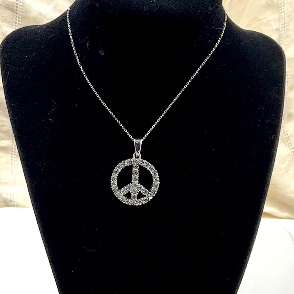 18”SterlingSilver Necklace With SparklingCrystals On SterlingSilver PeacePendant - Picture 5 of 6